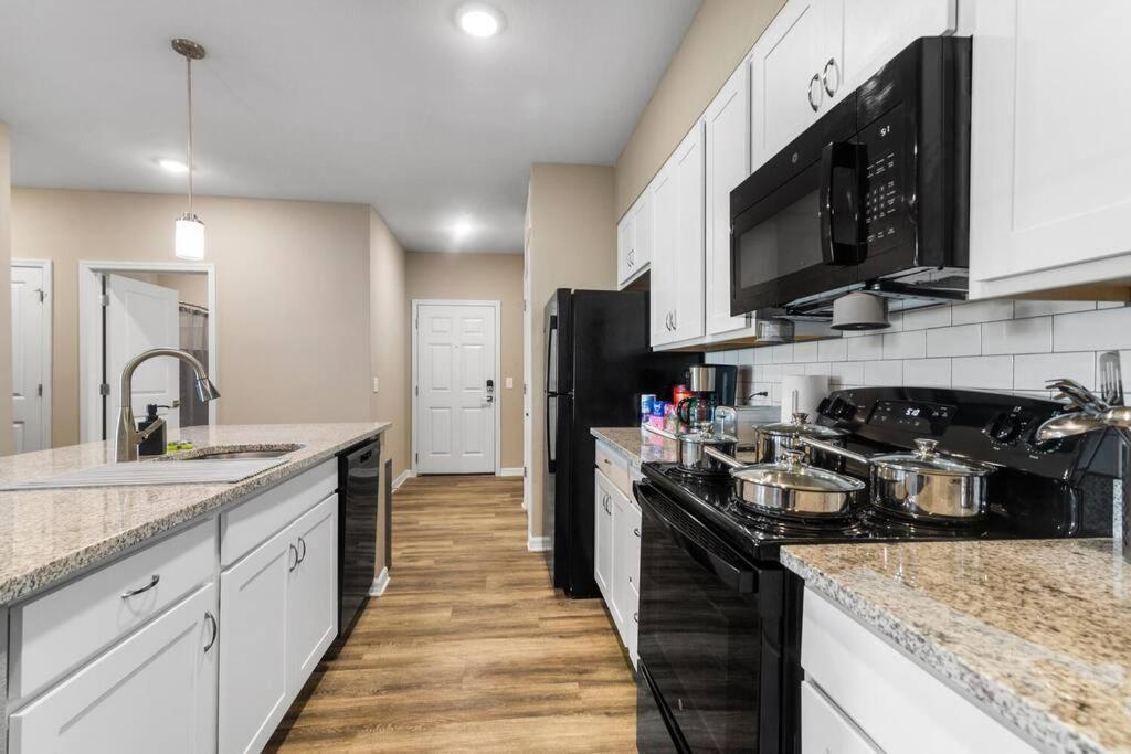 מלבורן Elegant 2 Bedroom/2 Bath Condo With All Amenities מראה חיצוני תמונה