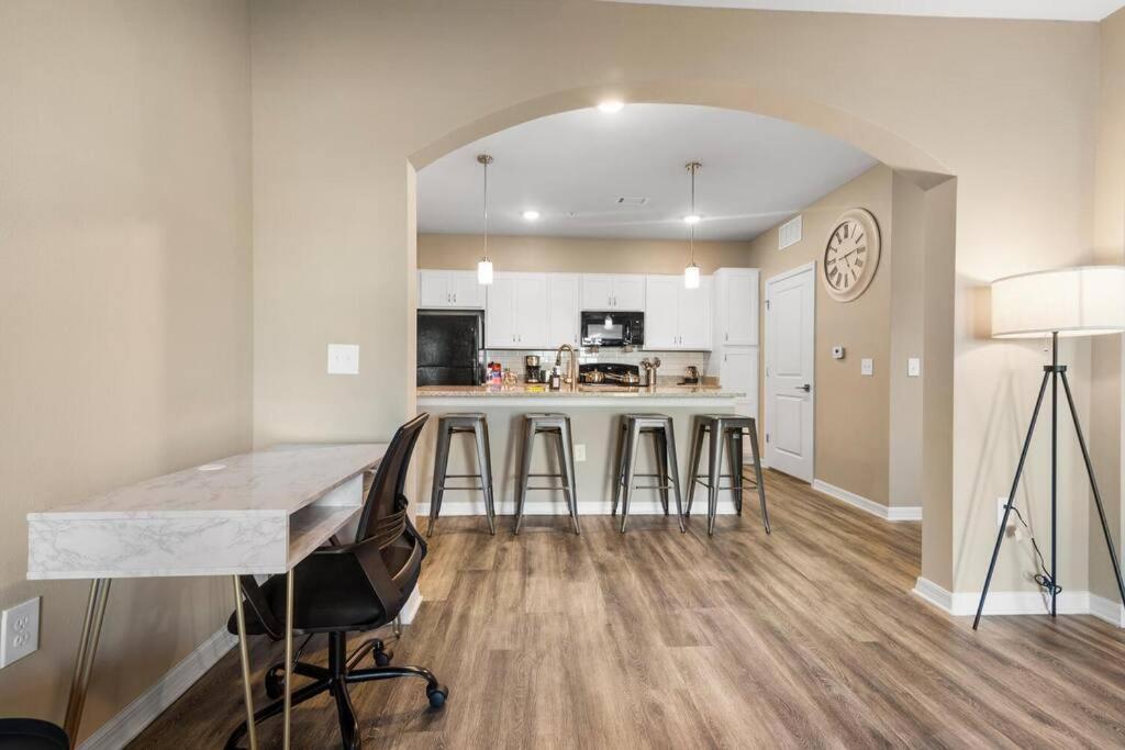 מלבורן Elegant 2 Bedroom/2 Bath Condo With All Amenities מראה חיצוני תמונה
